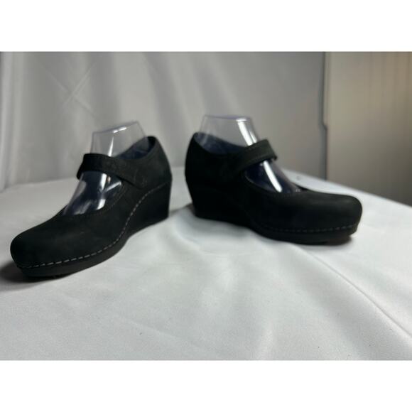 Dansko Sandra Black Womens Nubuck Leather Wedge Heel Mary Jane Sz 39 US8.5 ￼ - Picture 3 of 9